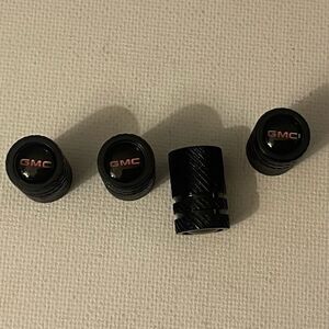 GMC Logo valve Stem caps in Black set of 4 NWT